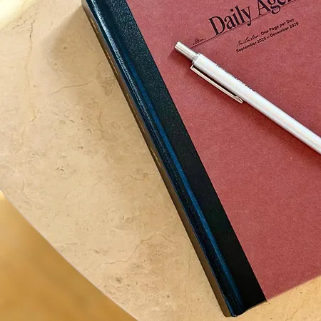 Canaryislandshost L Orilla * Famara